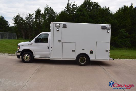 Type III – Ford E350 Ambulance Remount