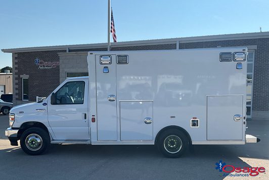 Type III – Ford E350 Ambulance Remount