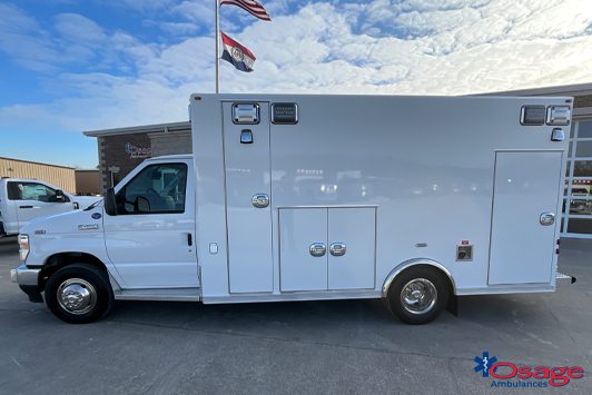 Type III Super Warrior – Ford E450 Ambulance