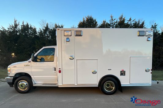 Type III – Ford E350 Ambulance Remount